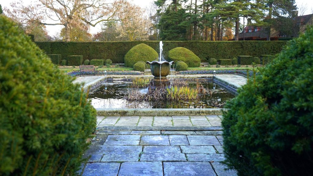 Solarbrunnen für den Garten einfach erklärt
